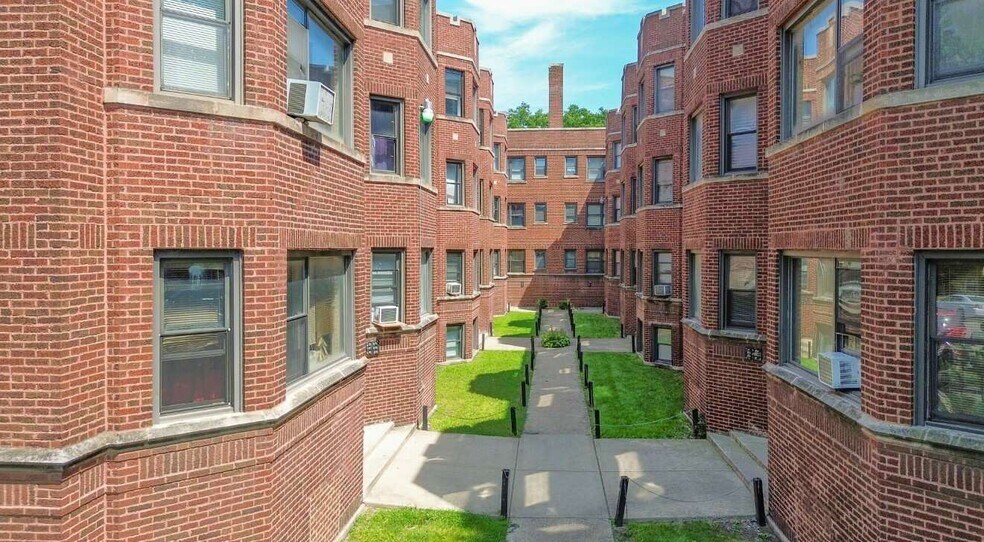 More Photos Of 6802-6808 S Prairie Ave, Chicago Apartments For Sale