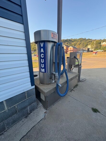 More Photos Of 448 Midland Ave, Midland Carwash For Sale