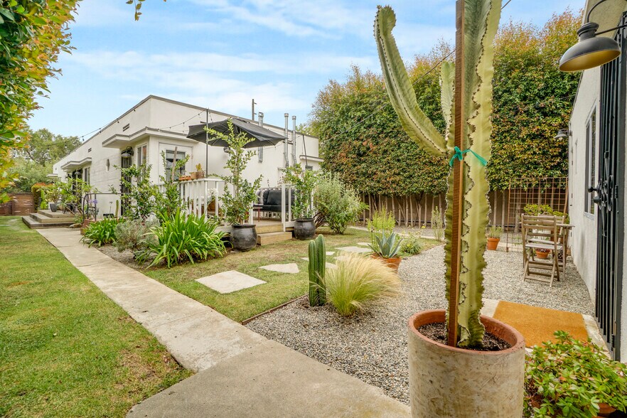 More Photos Of 705 Flower Ave, Venice Apartments For Sale