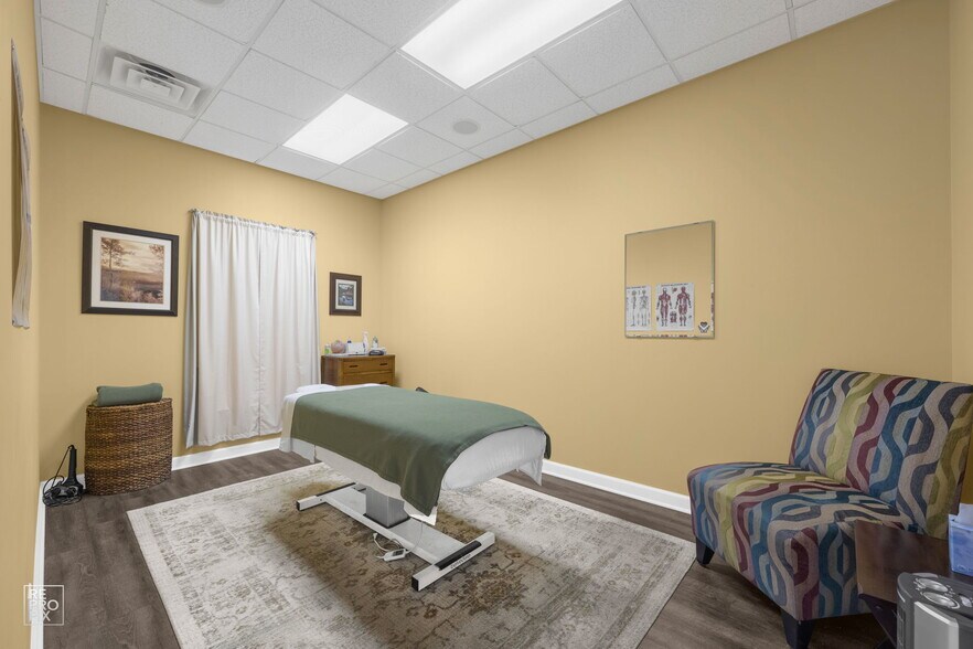 More Photos Of 616 Childs St, Wheaton General Retail For Lease