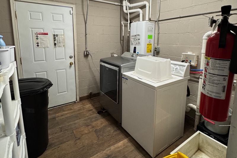 More Photos Of 444 Glen Arvin Ave, Lexington General Retail For Sale