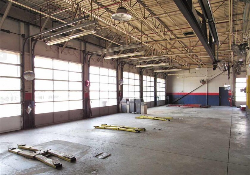 More Photos Of 4739 Pecanland Mall Dr, Monroe Unknown For Lease