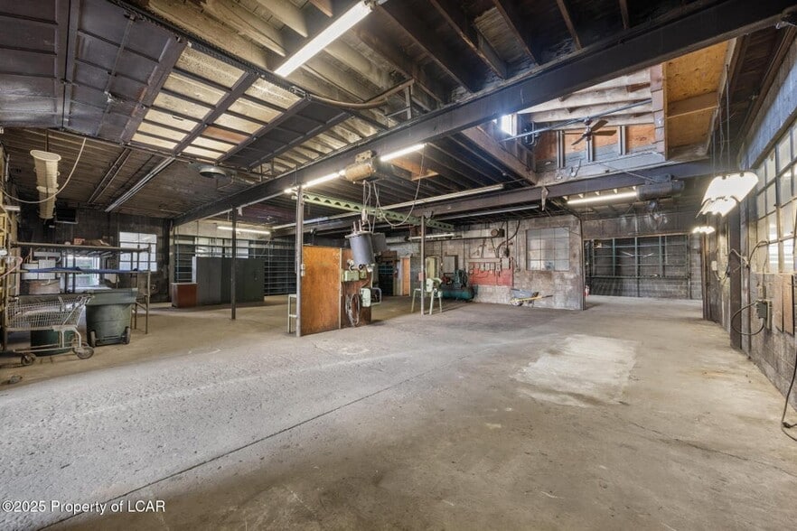 More Photos Of 36 Atherton Ave, Wyoming Warehouse For Sale