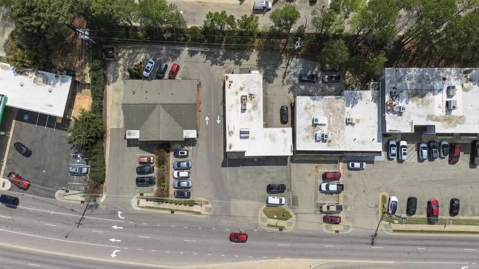 More Photos Of 113 SW Maynard Rd, Cary Freestanding For Lease