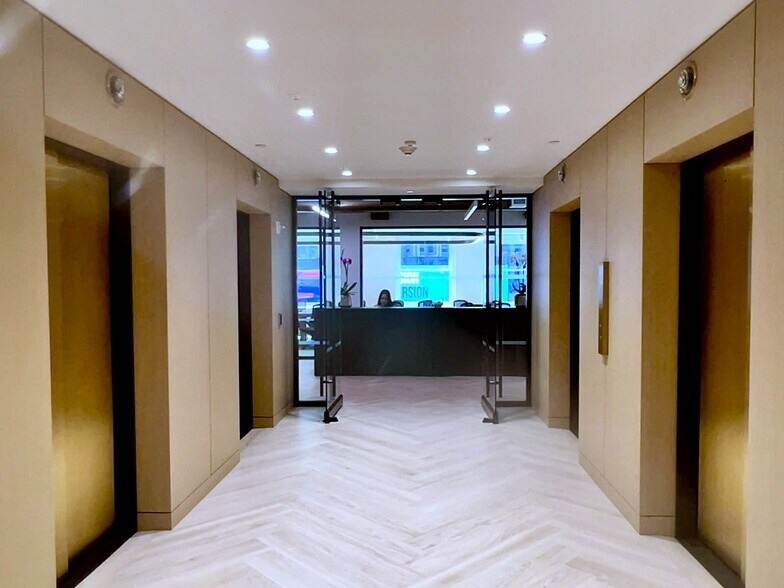 More Photos Of 1501 Broadway, New York Coworking Space