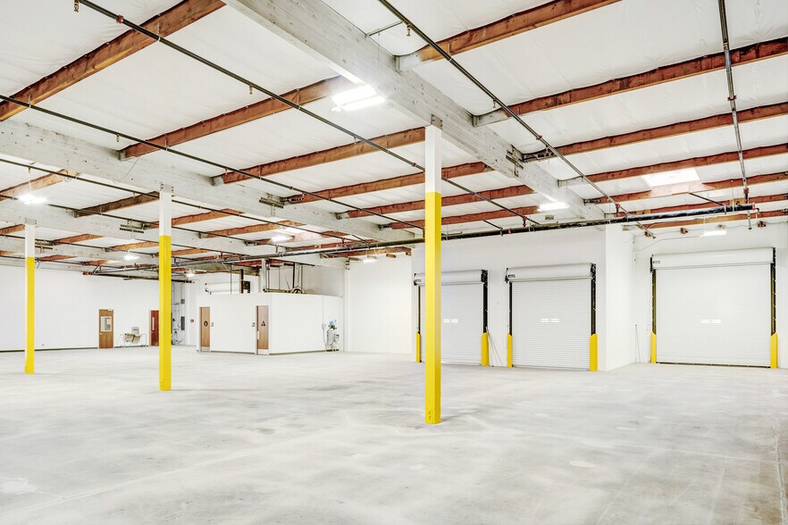 More Photos Of 7101 Case Ave, North Hollywood Warehouse For Lease