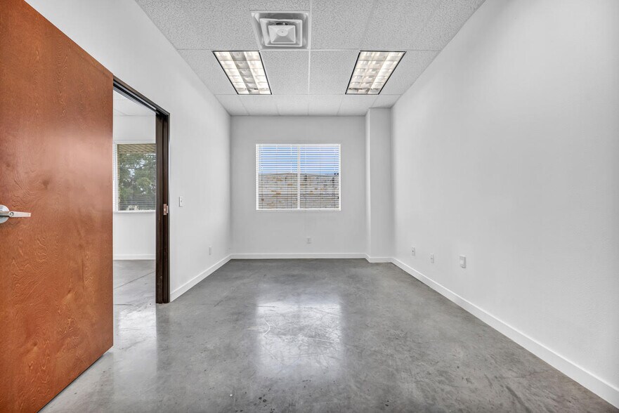 More Photos Of 2000 Windy Ter, Cedar Park Warehouse For Sale