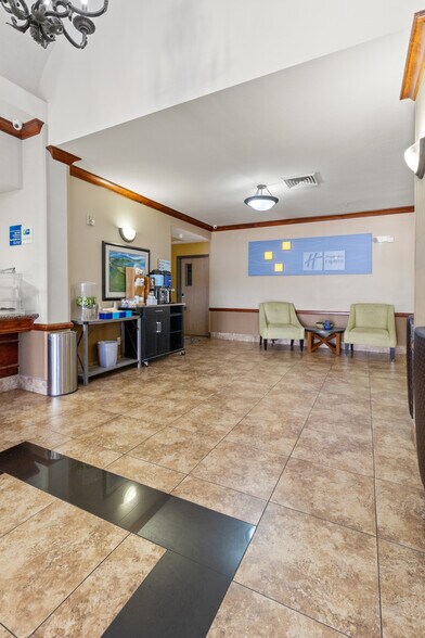 More Photos Of 2700 Lenwood Rd, Barstow Hotel For Sale