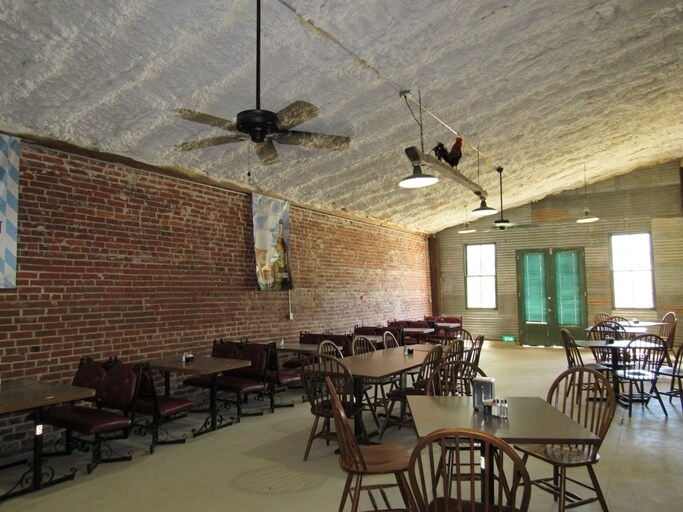 More Photos Of 514-520 N Railroad St, Burton Restaurant For Lease