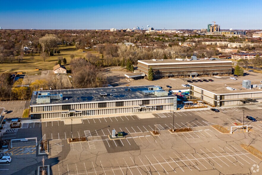 More Photos Of 4550 W 77th St, Edina Office For Lease