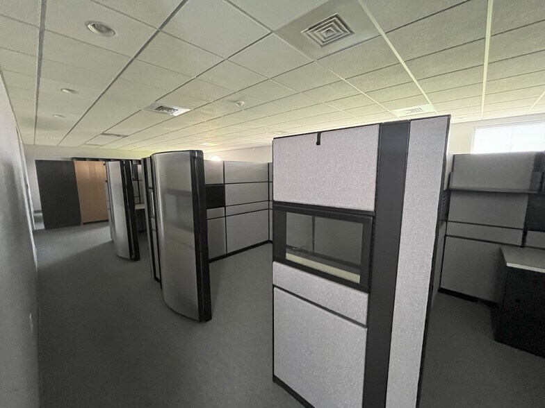 More Photos Of 2345 Bernville Rd, Reading Office For Lease