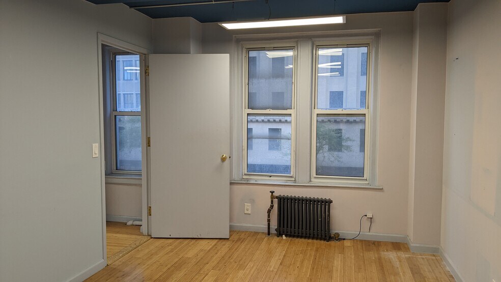 More Photos Of 305-311 W 57th St, New York Apartments For Lease