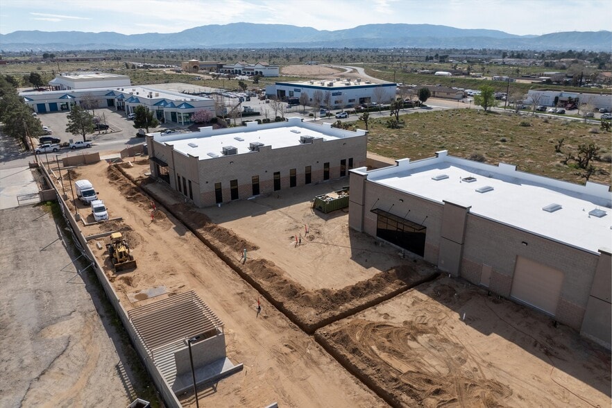 More Photos Of 1133 W Avenue L12, Lancaster Light Distribution For Lease