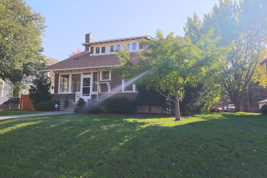 Primary Photo Of 944 Grand Ave, Saint Paul Office For Sale