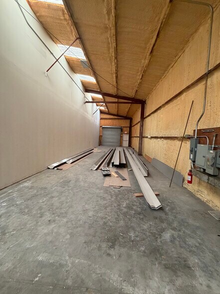 More Photos Of 5427-5441 Gessner Rd, Houston Warehouse For Lease