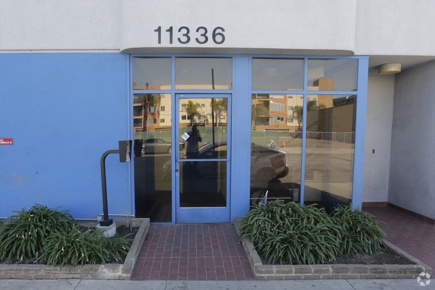 More Photos Of 11336 Camarillo St, Toluca Lake Office For Sale