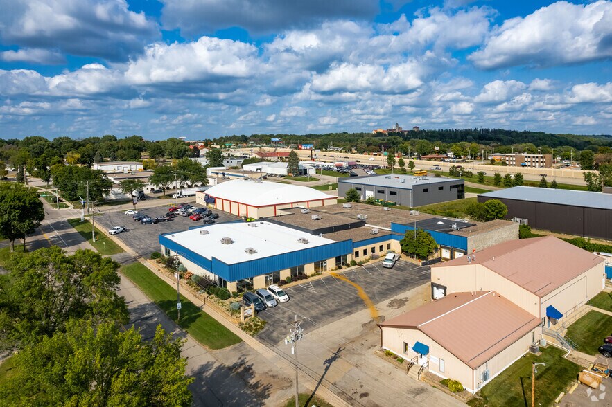 More Photos Of 1304 Valleyhigh Dr NW, Rochester Showroom For Sale