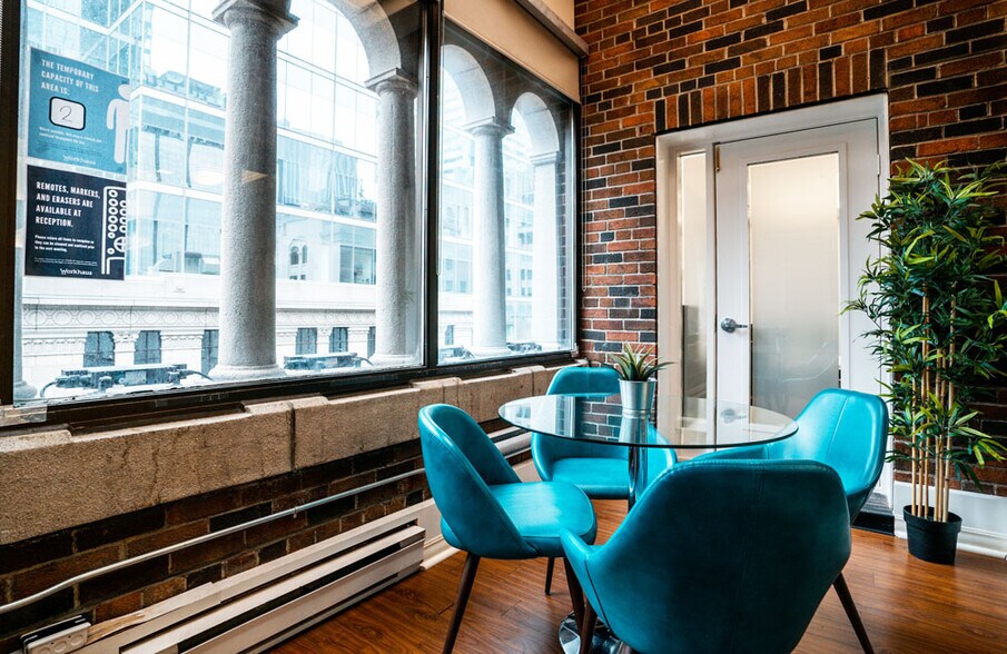 Primary Photo Of 350 Bay St, Toronto Coworking Space