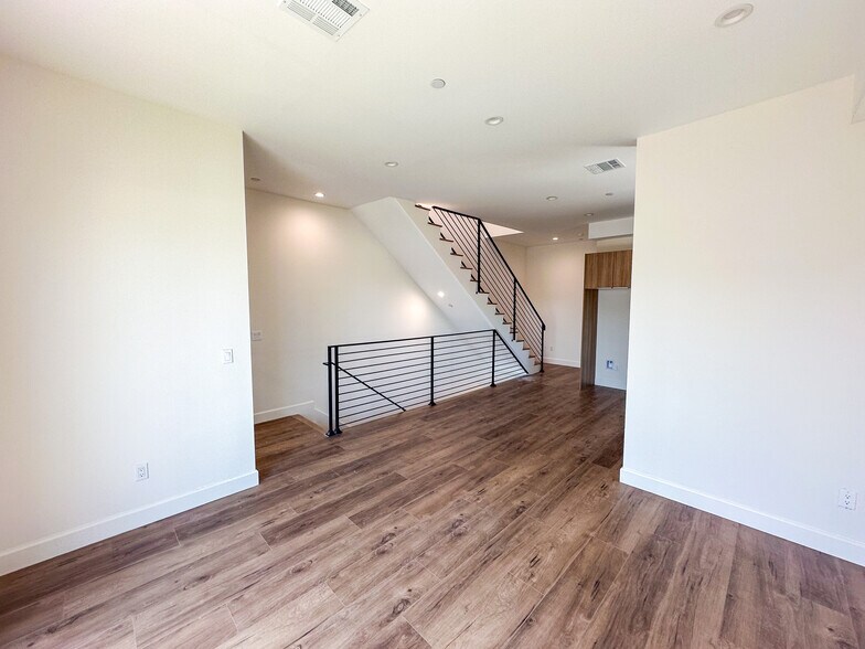 More Photos Of 2840 Wellington Rd, Los Angeles Multifamily For Sale