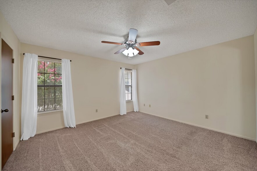 More Photos Of 2415 Sanguinet St, Fort Worth Apartments For Sale