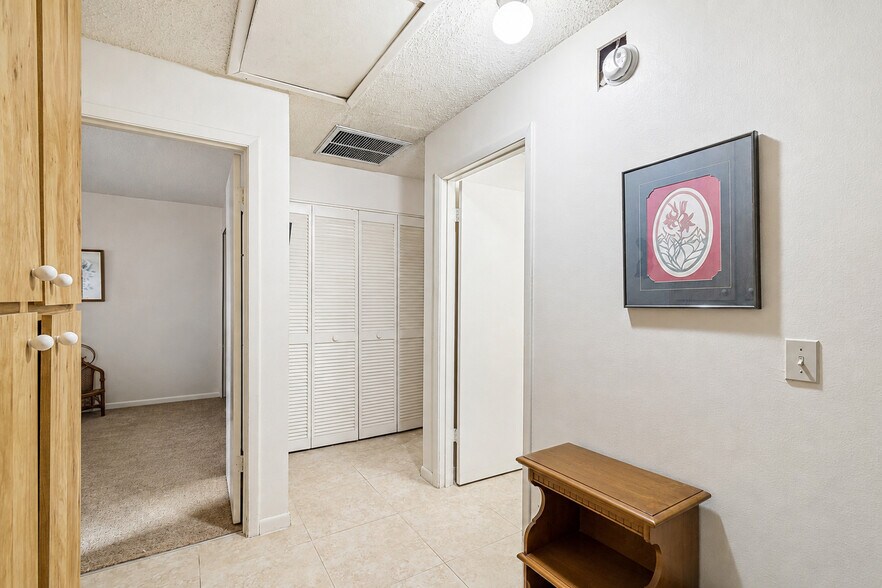 More Photos Of 3132 Bloomingdale Villas Ct, Brandon Apartments For Sale