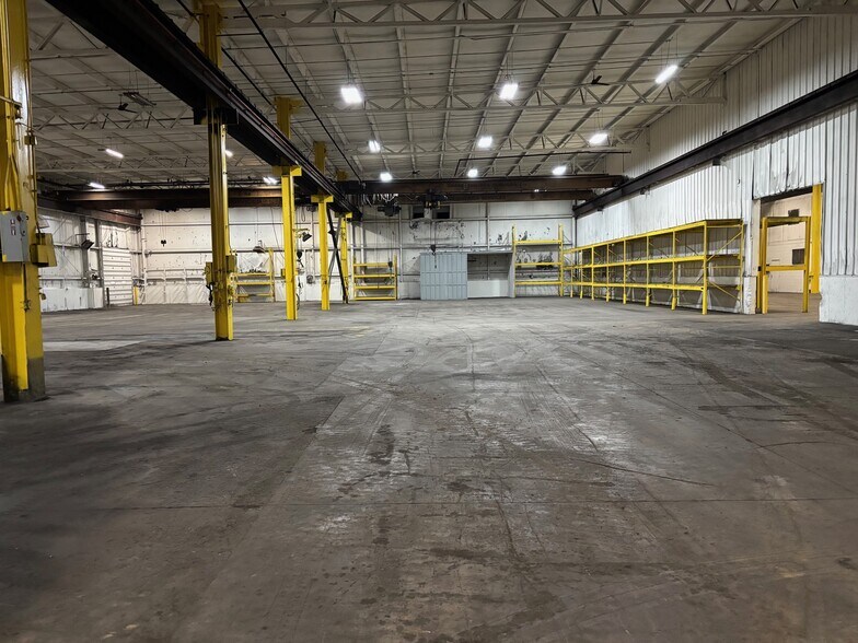 More Photos Of 13917 N Vision Dr, Kenton Industrial For Lease