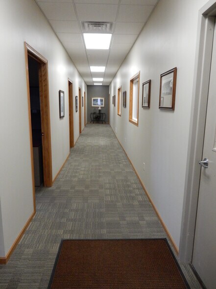 More Photos Of 120 Bentley Ct, Findlay Warehouse For Lease