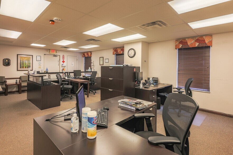 More Photos Of 5830 N High St, Worthington Office For Lease