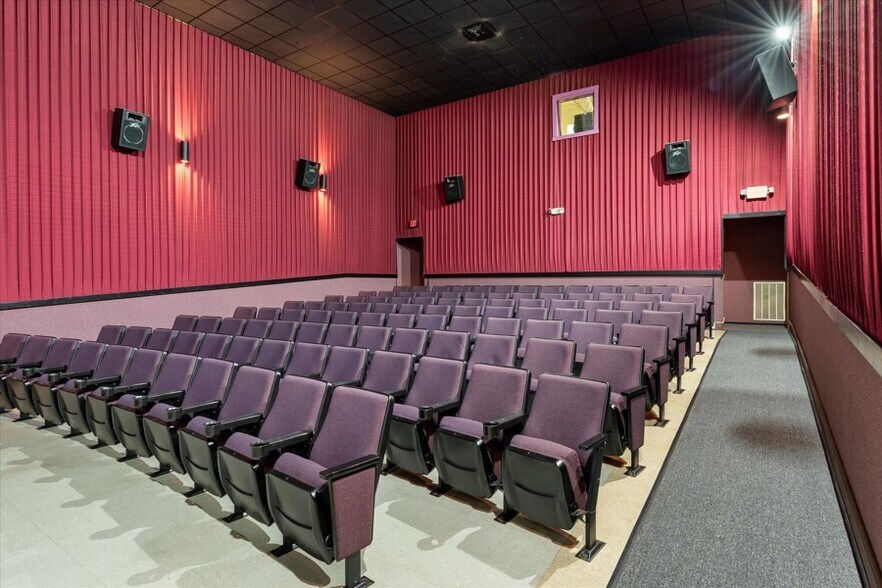 More Photos Of 1230 N Main St, Viroqua Freestanding For Sale