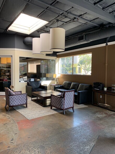 More Photos Of 1001 Colorado Ave, Santa Monica Flex For Lease