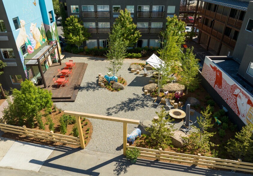 More Photos Of 600 Main St N, Ketchum Hotel For Lease