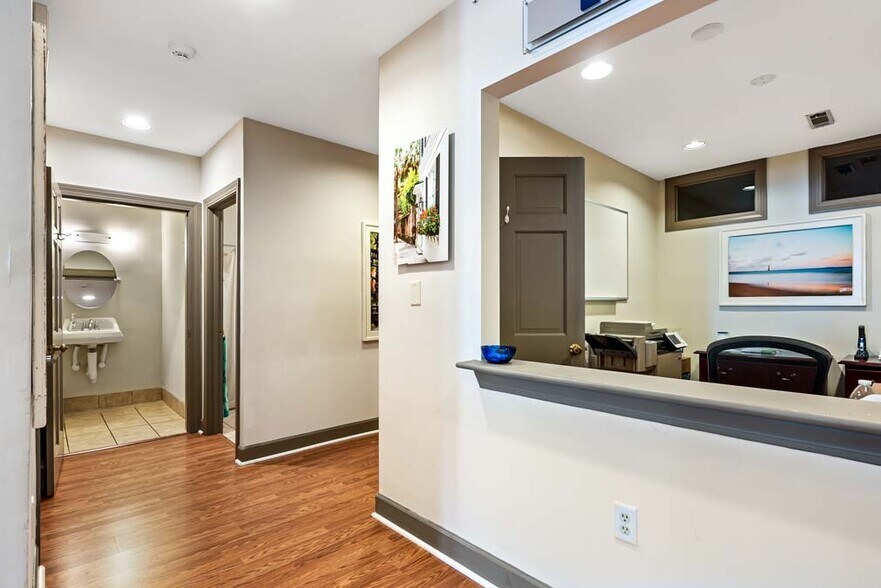 More Photos Of 11 Broad St, Charleston Office Residential For Lease