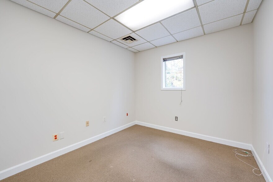 More Photos Of 8303 Arlington Blvd, Fairfax Medical For Sale