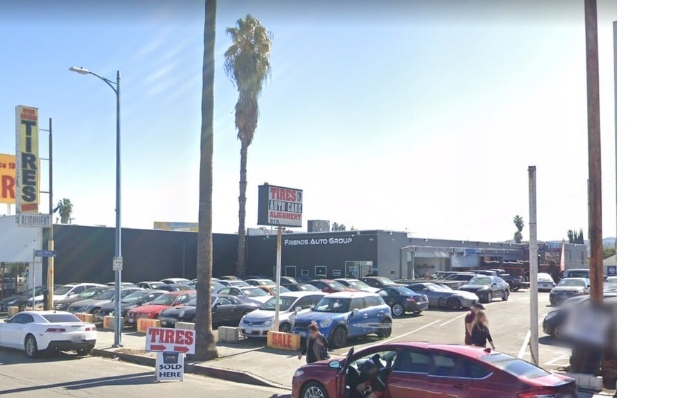 More Photos Of 20930 Sherman Way, Canoga Park Auto Dealership For Lease
