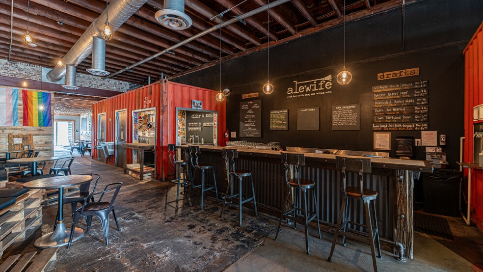 More Photos Of 1035 Park St, Jacksonville Storefront For Lease