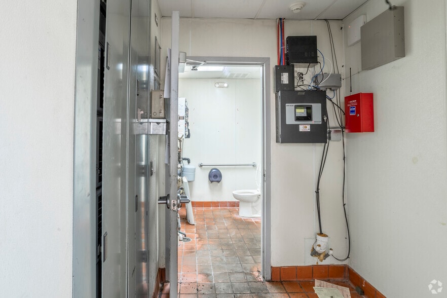 More Photos Of 4019 Saint Charles Rd, Bellwood Fast Food For Sale