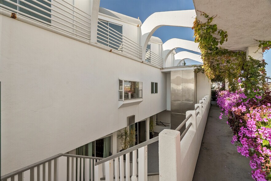 More Photos Of 3111 Ocean Front Walk, Marina Del Rey Apartments For Sale
