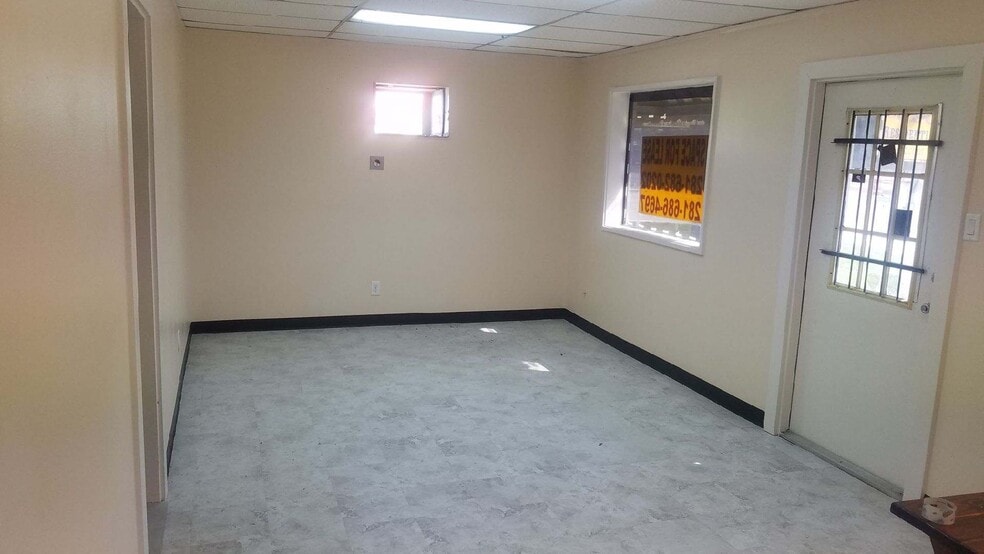 More Photos Of 2710 Shaver St, Pasadena Warehouse For Sale