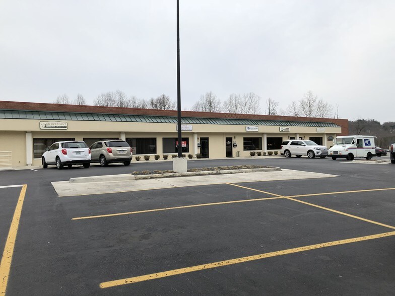 Primary Photo Of 1035 Franklin St, Rocky Mount Storefront Retail Office For Lease