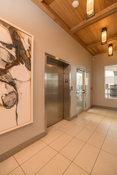More Photos Of 831 N 1st St, Jacksonville Beach General Retail For Sale