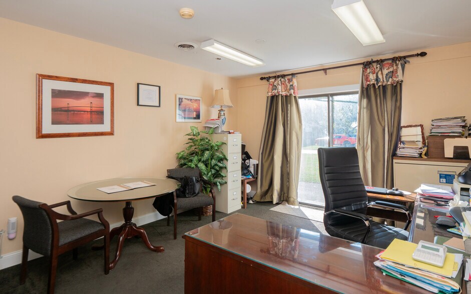 More Photos Of 1120 Aquidneck Ave, Middletown Office For Sale
