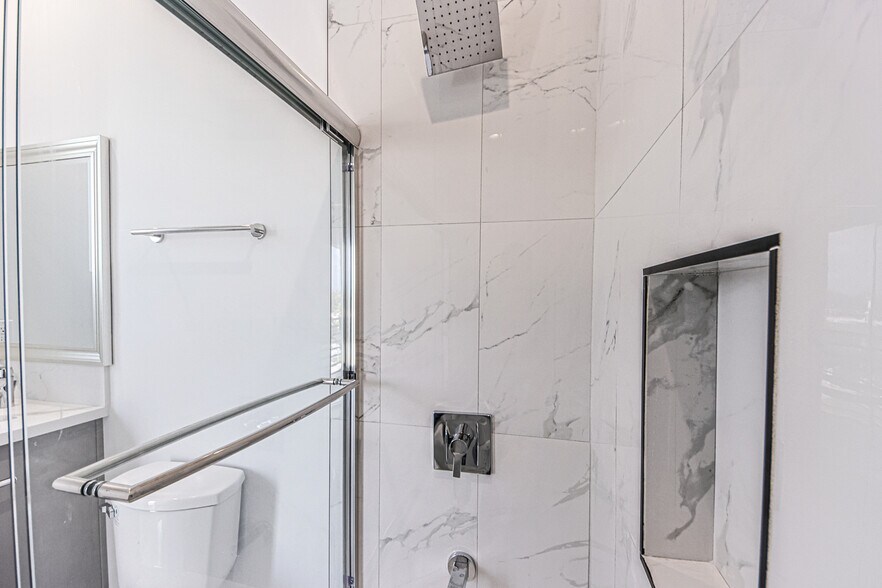 More Photos Of 1923 Carmona Ave, Los Angeles Multifamily For Sale