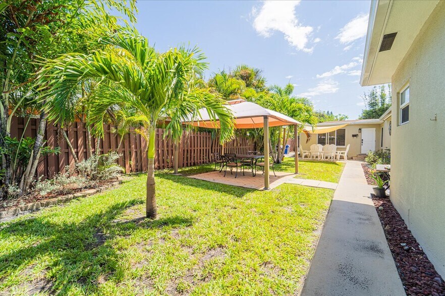 More Photos Of 216 NE 18th Ave, Pompano Beach Apartments For Sale