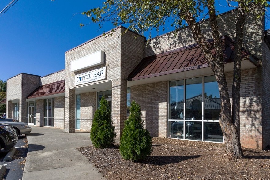More Photos Of 6904 Glenwood Ave, Raleigh Freestanding For Lease