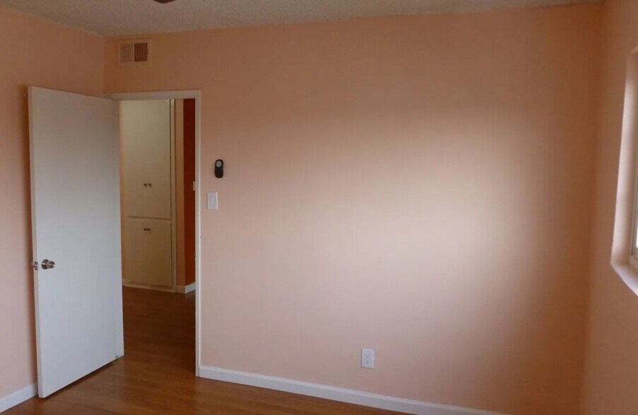 More Photos Of 4367 W 142nd St, Hawthorne Apartments For Sale
