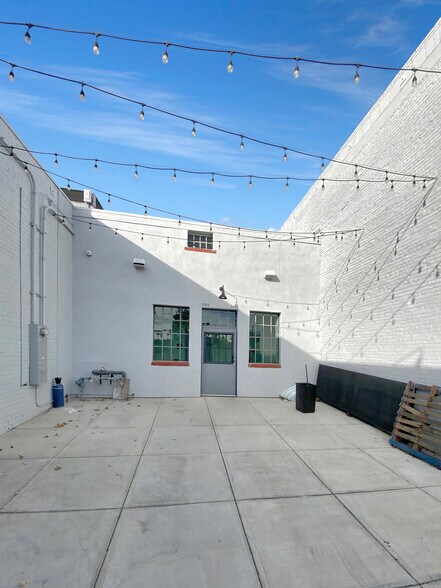 More Photos Of 2144-2146 Colorado Blvd, Los Angeles Restaurant For Lease