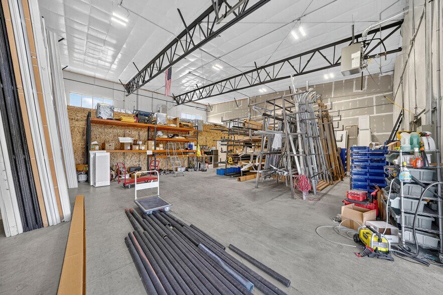 More Photos Of 79 W 3100 N, Hyde Park Flex For Sale