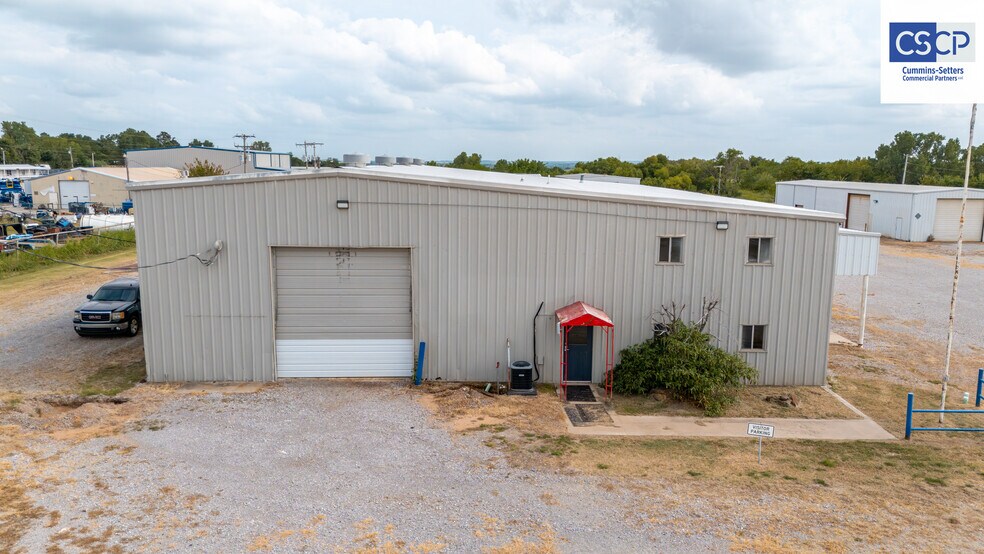 More Photos Of 1175 State Hwy 19, Chickasha Manufacturing For Lease