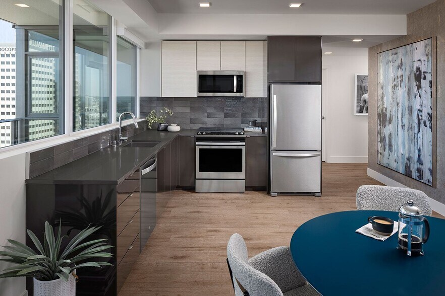 More Photos Of 702 Broadway, San Diego Apartments For Lease