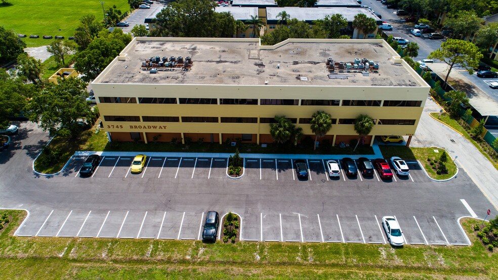 More Photos Of 3745 Broadway, Fort Myers Medical For Sale